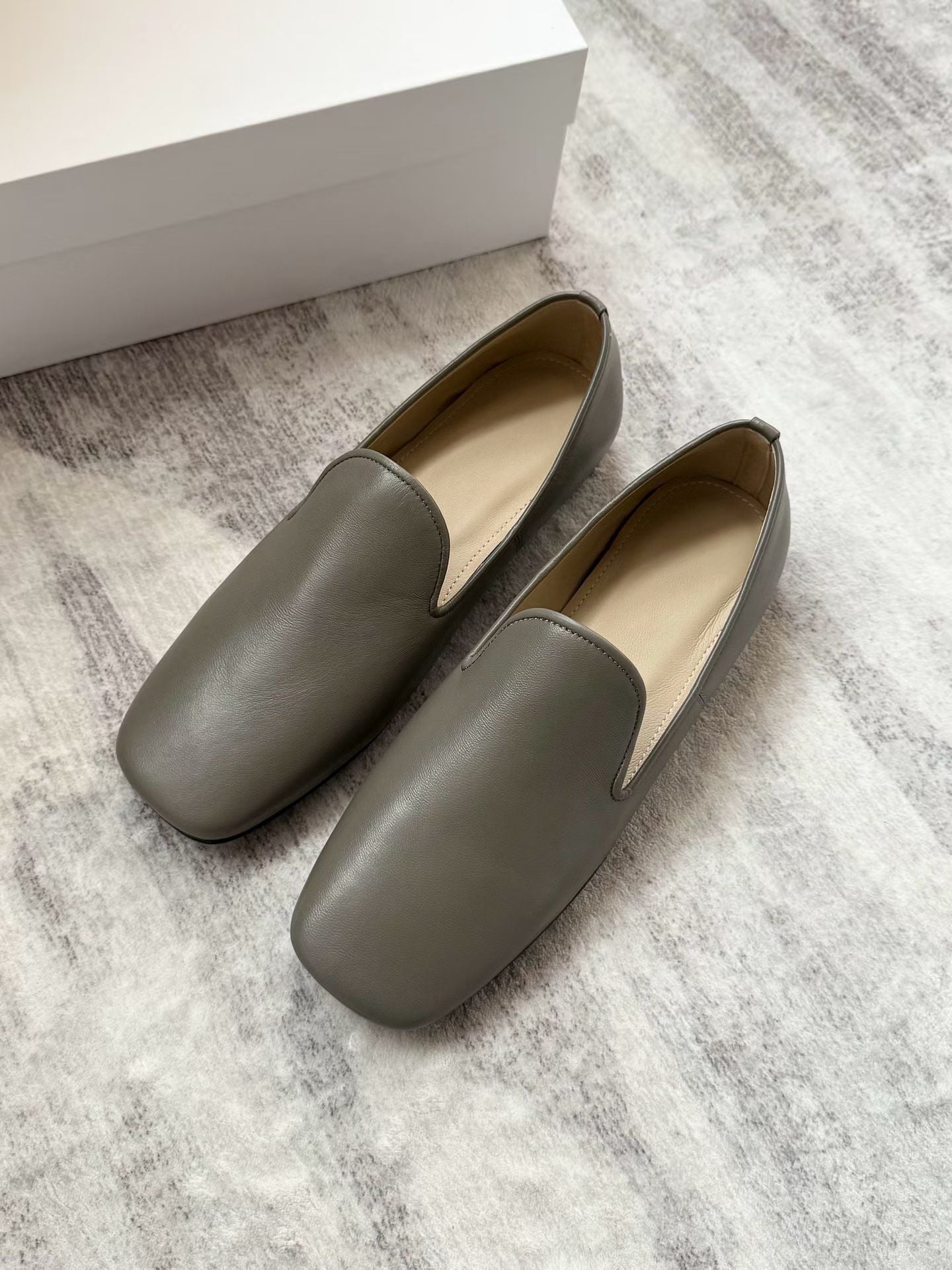 Minimal Square Toe Leather Loafers