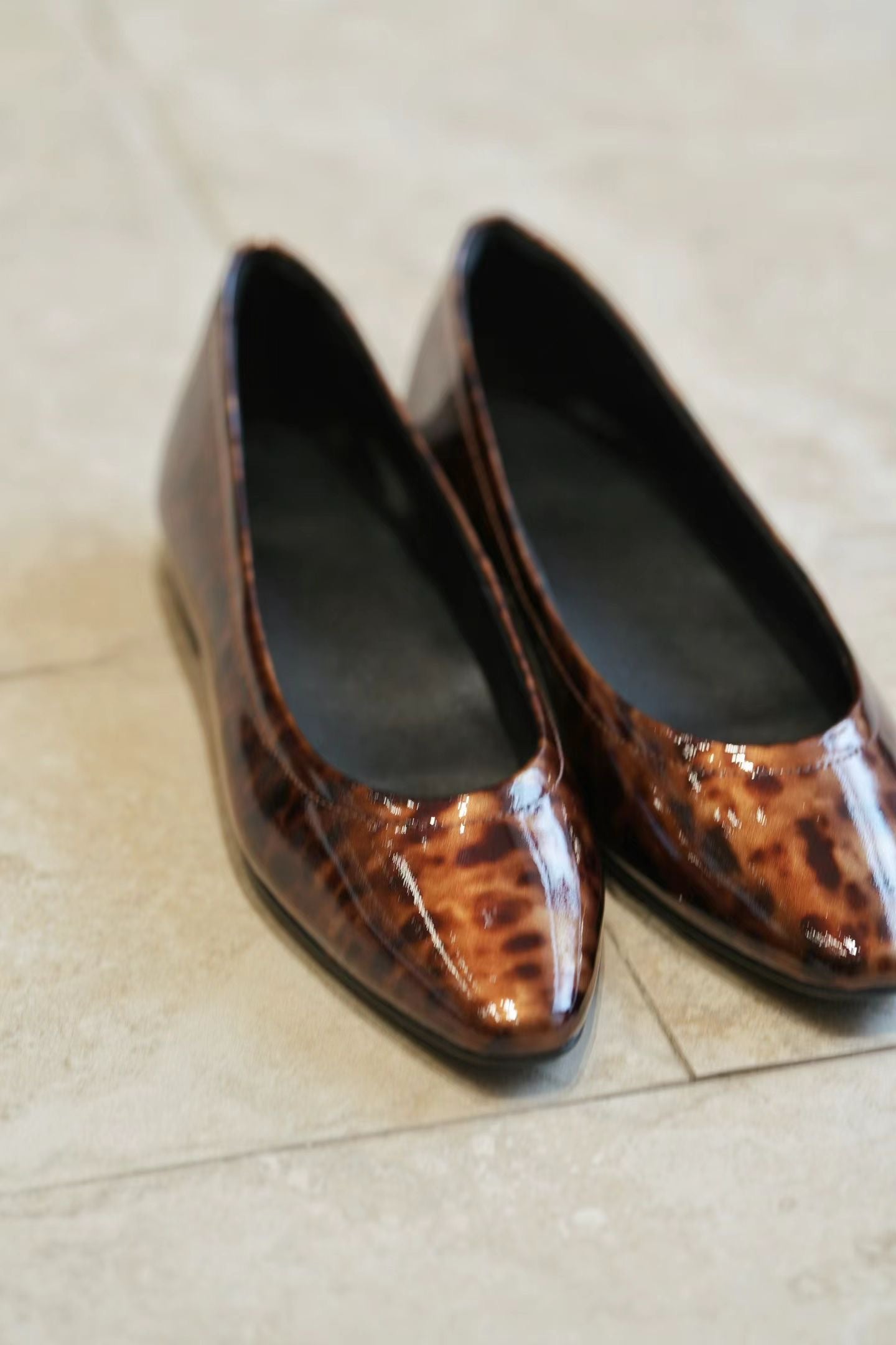 Glossy Leather Pointed Toe Flats