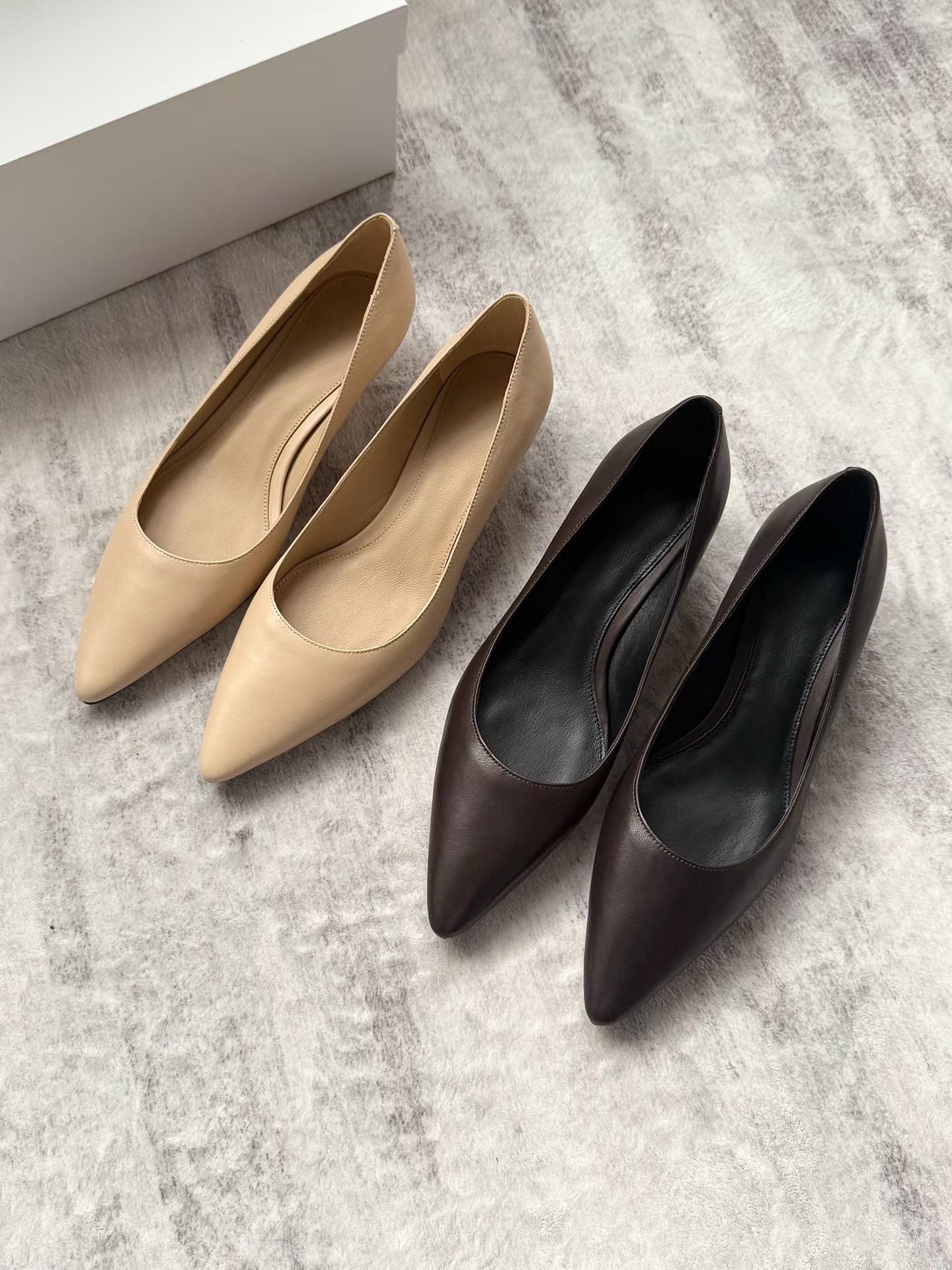 Pointed Kitten Heel Leather Pumps