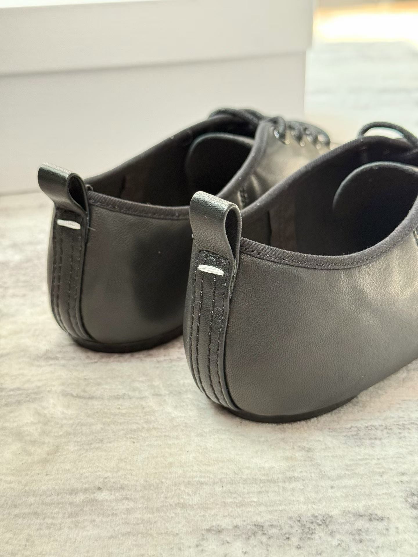 Split-Toe Leather Tabi Flats