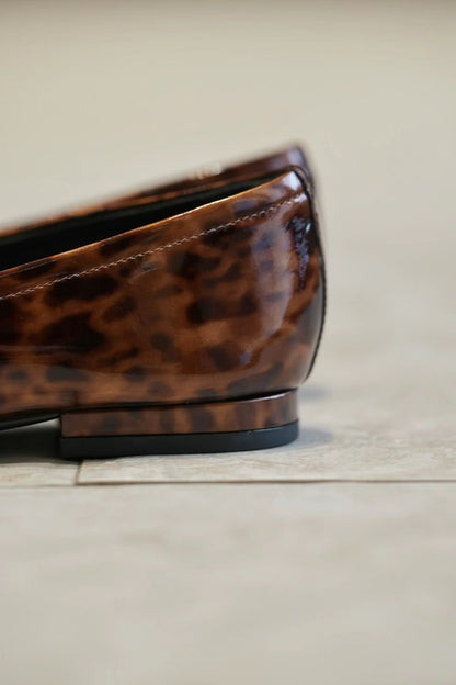 Glossy Leather Pointed Toe Flats