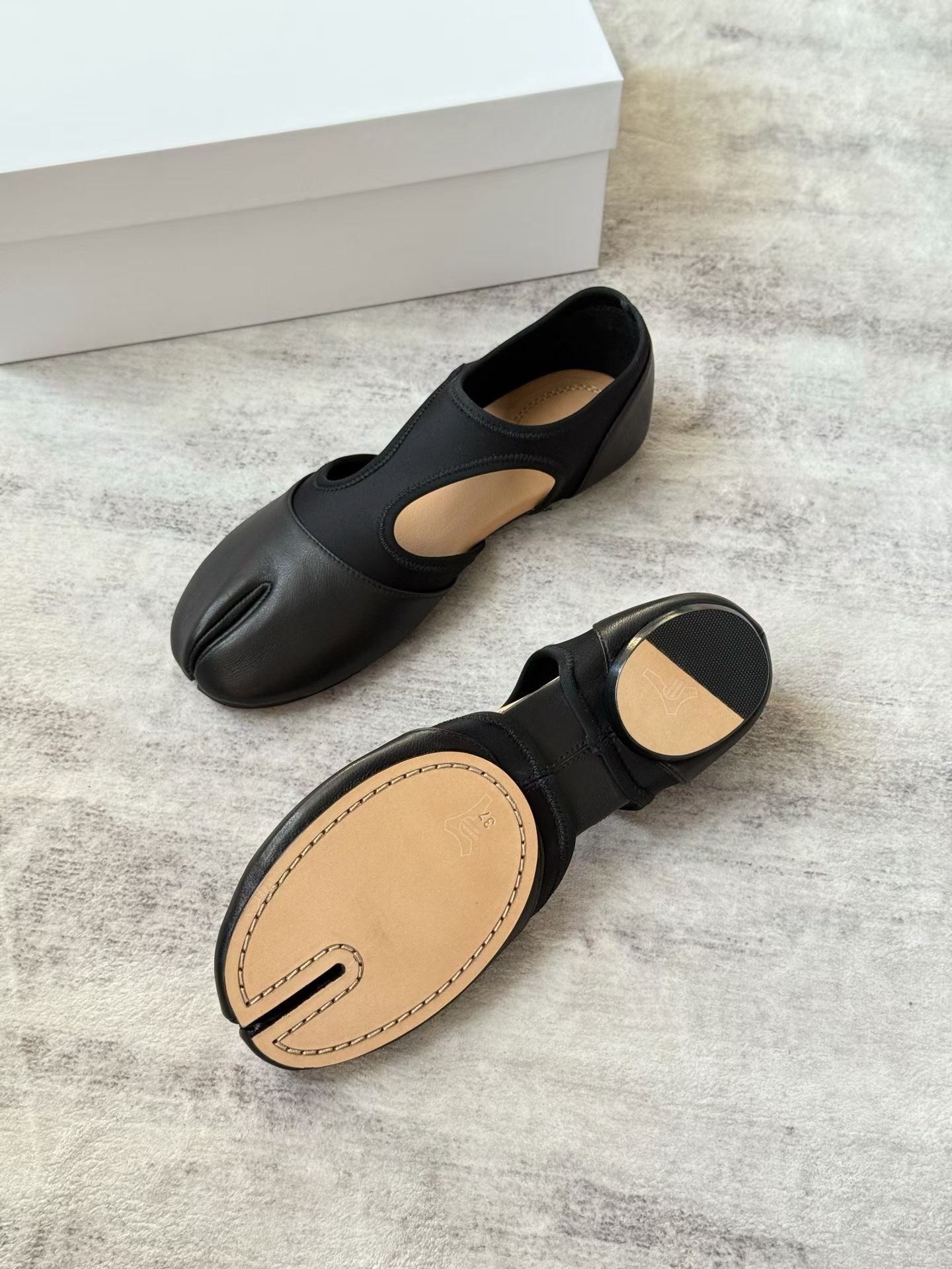 Split Toe Leather Tabi Ballet Flats