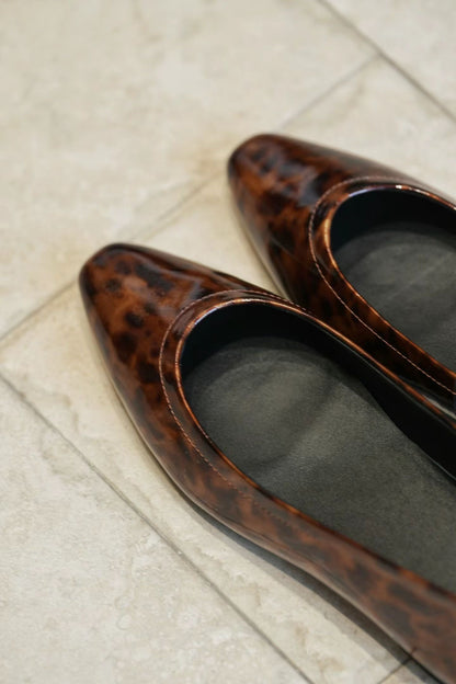 Glossy Leather Pointed Toe Flats