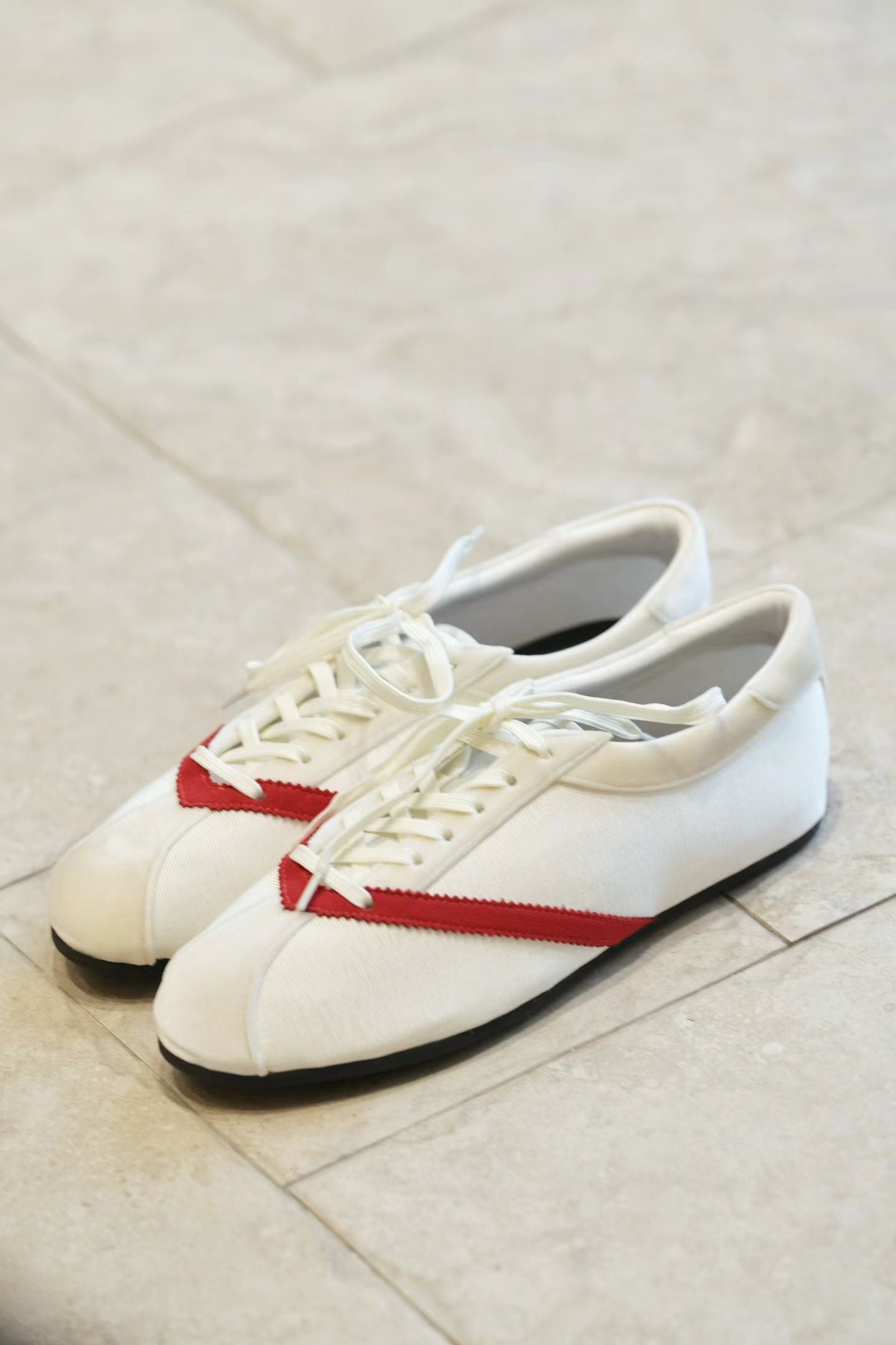 Retro Contrast Stripe Leather Ballet Flats