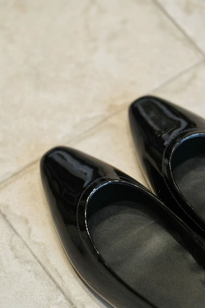 Glossy Leather Pointed Toe Flats